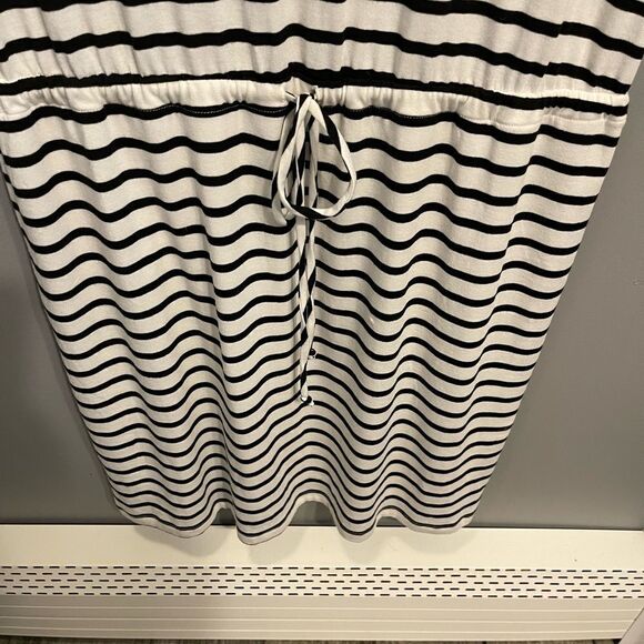 NWT Kaileigh Dress - Picture 4 of 6